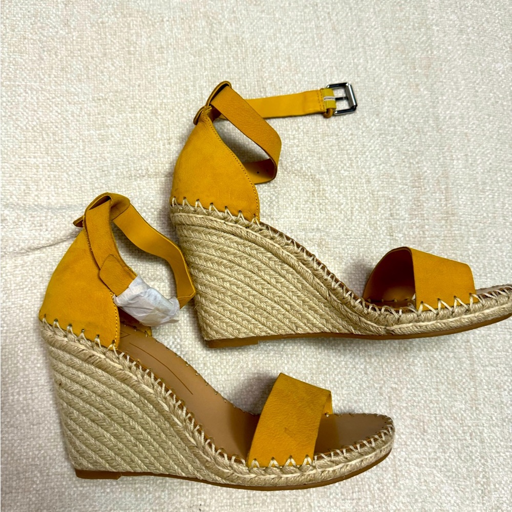 Women’s dolce Vita mustard, color, wedge, size 10